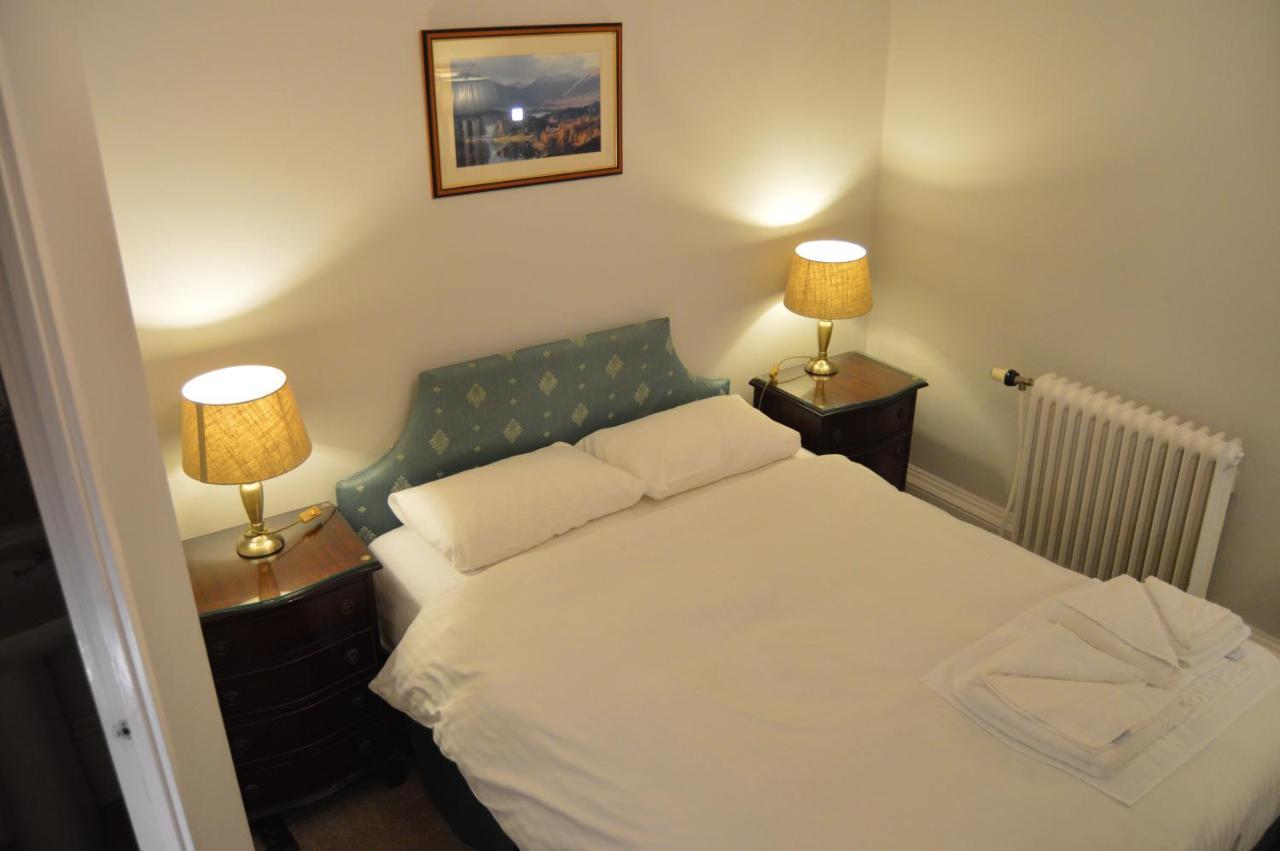 A-Haven Townhouse Hotel เอดินบะระ ภายนอก รูปภาพ